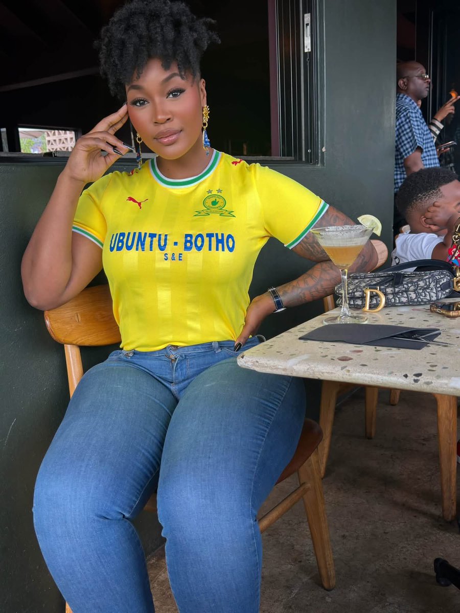 SundownsXtra_'s tweet photo. Good morning if your team won the MTN 8, has the most PSL titles in history, has 2 stars for both Men and Women, won the FIFA African-Asia-Pacific Cup, plays CAF Super Cup, plays Intercontinental Cup, plays FIFA Club World Cup, sits on top of the log and are number 1 in Africa. https://t.co/o6KB02Rki7