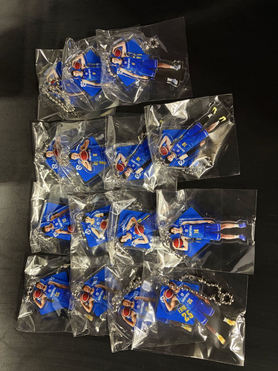 rm720rm's tweet photo. 滋賀レイクス
アクリルキーホルダー
アクリルスタンドキーホルダー
ユニフォームキーホルダー
缶バッチ
買取or交換希望です

譲　画像のもの

求　13or買取（定価） https://t.co/C1pSydE6jd