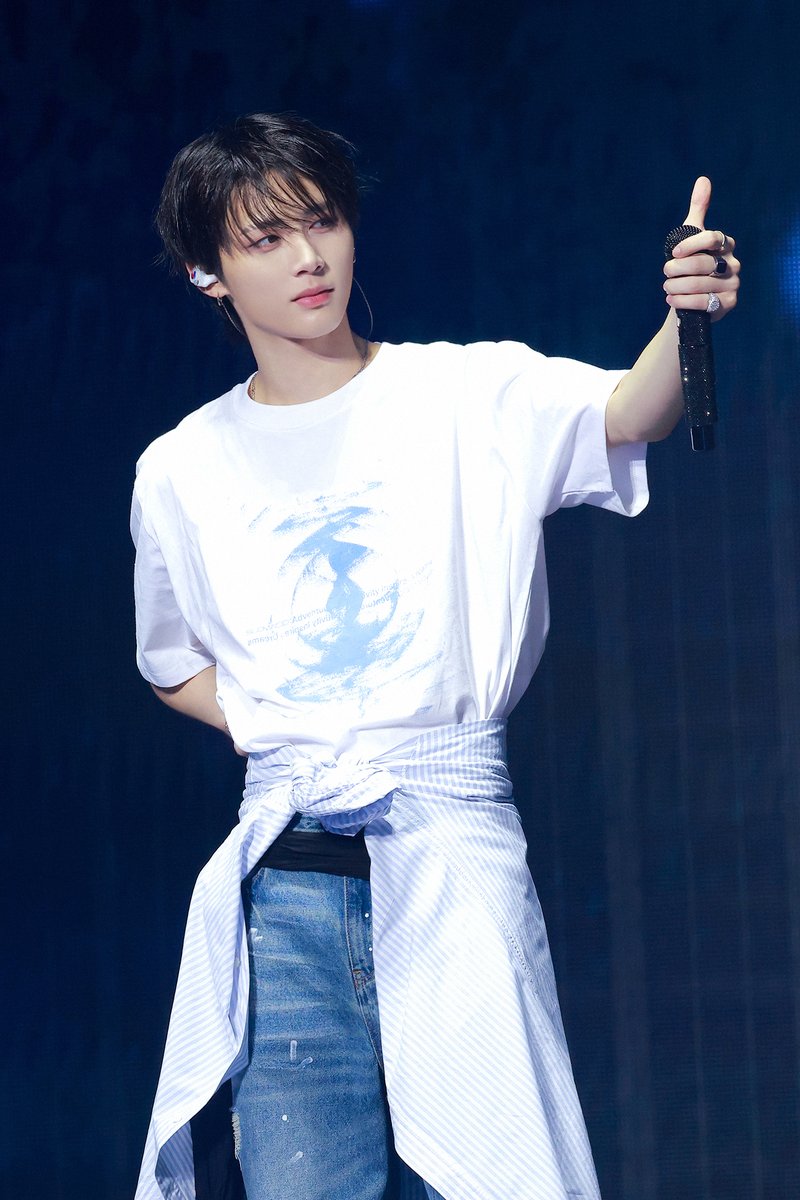 Kkorepo's tweet photo. 【BOYNEXTDOOR オフィシャルライブレポ🎤🔥】初のワールドツアー日本公演が大盛況のうちに終了！

全国6都市で約14万人を動員✨

千葉公演では異例のトリプルアンコールが実現！新曲「ANIMAL」の披露に会場は大歓声に包まれました🐾

熱気あふれるステージの模様をたっぷりお届けします！

#BOYNEXTDOOR #ボイネク #BND #KNOCKON
🔗https://t.co/rKP01wFap2