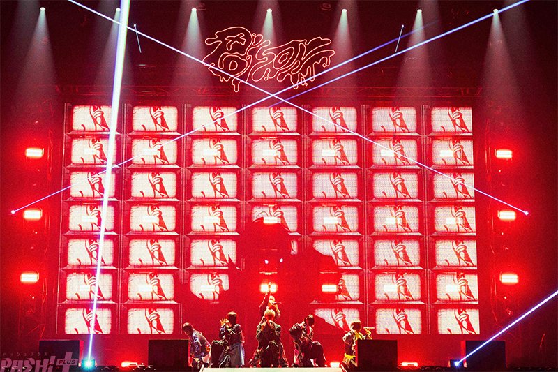 magazine_pash's tweet photo. 「【Six-tuation】vol.III -POISON-」追加のライブ写真はソロカットにも注目！

#シクフォニ #シクフォニライブ

https://t.co/QNYpLN8gAG https://t.co/46xygx5Yrh