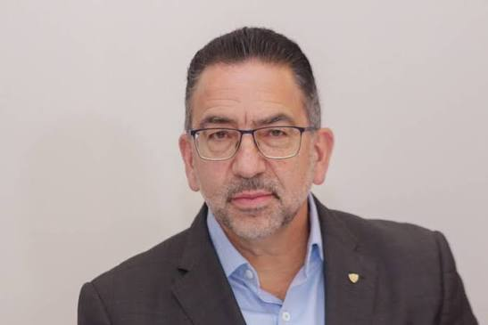 AngMariscal4T's tweet photo. ¿Ex funcionario honesto o rata del viejo régimen?🤔

A) Honesto
B) Rata

@JLozanoA https://t.co/OZFHOzxHJw