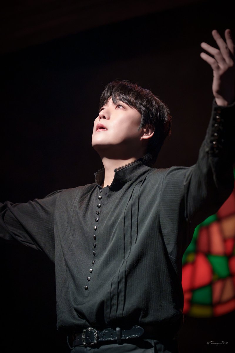 Tororong_Pic's tweet photo. 261011 18:00 연극 <스타크로스드> 커튼콜

#플레이어 役 정상윤 https://t.co/zNmPilzFq3