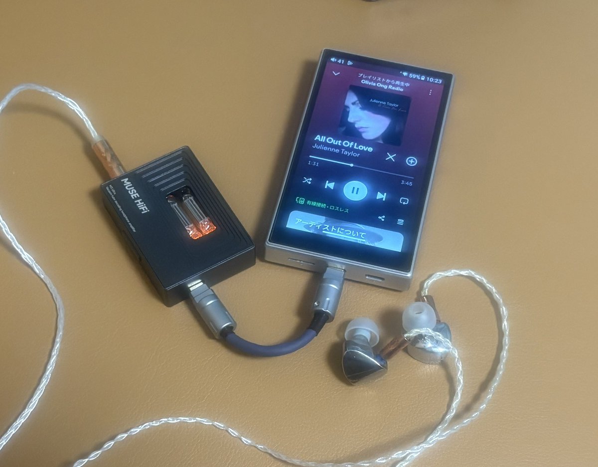 oyajipanda1774's tweet photo. MUSE HiFi M3 UltraはiPhoneだと価格なりな音質の印象でしたが
FIIO DT11とUSBケーブルを付属品からオーグラインのUSBケーブルにしたら同じ製品とは思えない
情報量が多くなり空間も広く分離も良くて空気感も増してアナログ的な音質です https://t.co/5EwlBT5lJ4