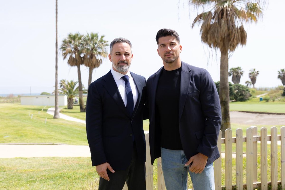 TORO_CT7's tweet photo. Quién me iba a decir, cuando soñaba con llegar a unos Juegos Olímpicos, que la vida me llevaría hasta aquí.

Hoy afronto un nuevo desafío formando parte del equipo de @Santi_ABASCAL , con su confianza y una enorme responsabilidad.

El 29 de noviembre tenemos una cita con el futuro de España. 🇪🇸