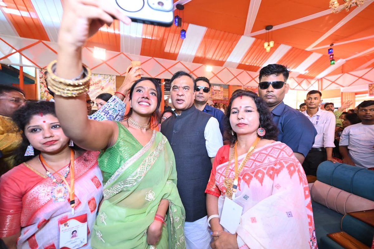 himantabiswa's tweet photo. I had promised the people of Silchar that I would be spending this Durga Puja with them and like every other promise, I’m happy to have kept this one as well.

From one pandal to another, the smiles, conversations and affection made my visit a memorable one.

1/3 https://t.co/I6vgbCrvEy