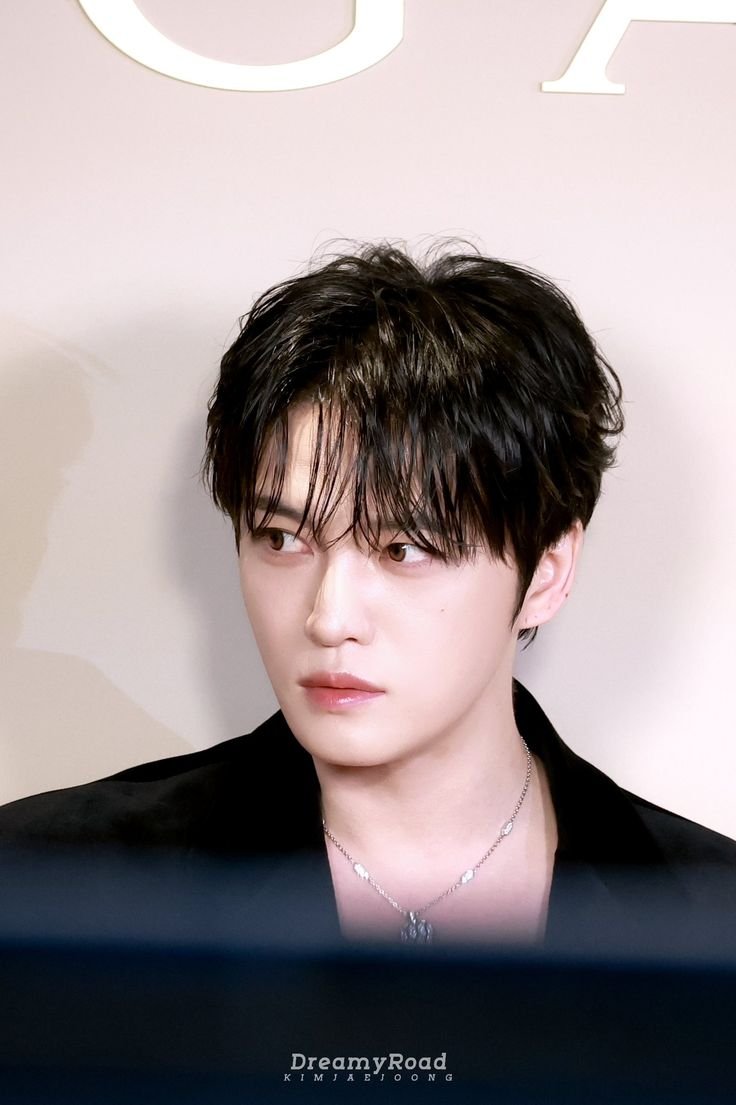 smnauis's tweet photo. 취향 골라봐
불가리 재중(리트윗)      패션쇼재중(맘찍) https://t.co/BQ2D02rw6I