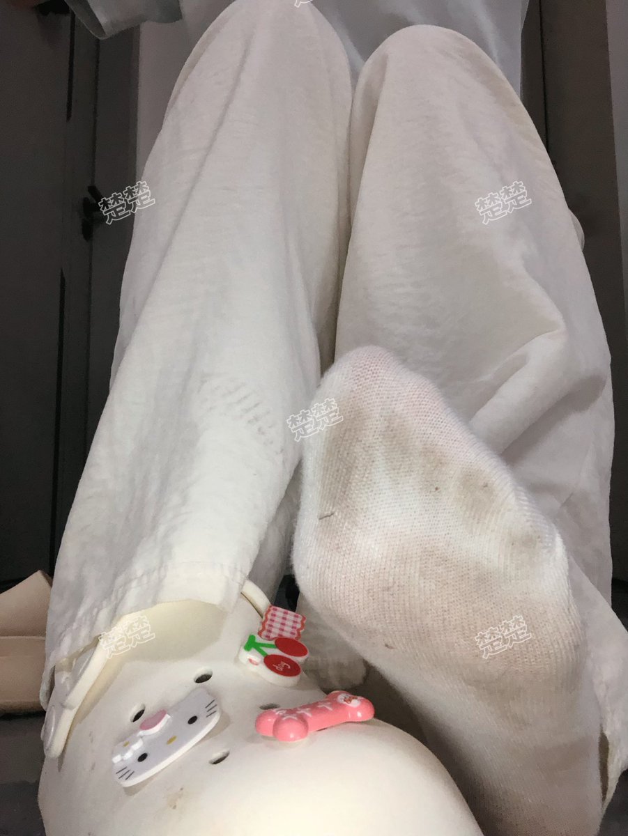 yang201806's tweet photo. 扇小狗左脸的时候  要乖乖贴上来说右脸也要。 #调教 #原味 #二手闲置 #恋足 https://t.co/1KFwOHA4A5