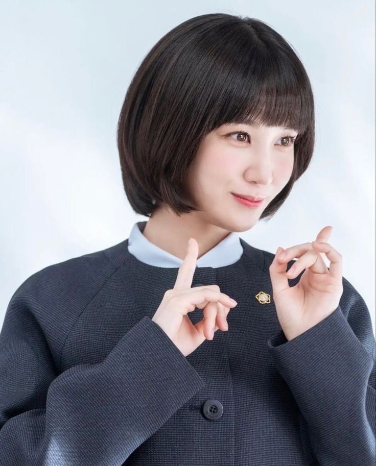 suke_makura's tweet photo. この人わかりますか？ https://t.co/DghBjCe5Ye