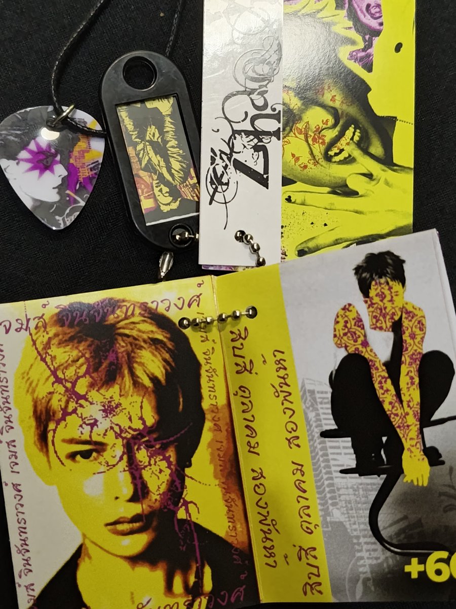 ashbluishsky's tweet photo. KAKKK JAMMIE UDAH SAMPE RUMAHHH 😭💗 THANK YOU SOOO MUCH FOR THE FREEBIESSS!! 🥹🫶🏻 GUYSSS, YOU HAVE TO SEE THE DETAILS KARENA INI KEREN BANGETTT??? LIKE HELLOOOO MANTAP JIWAAA, THIS IS SOOO COOLLL!! ❤‍🔥❤‍🔥❤‍🔥 @MoshingCore https://t.co/M5o7QVaxX2