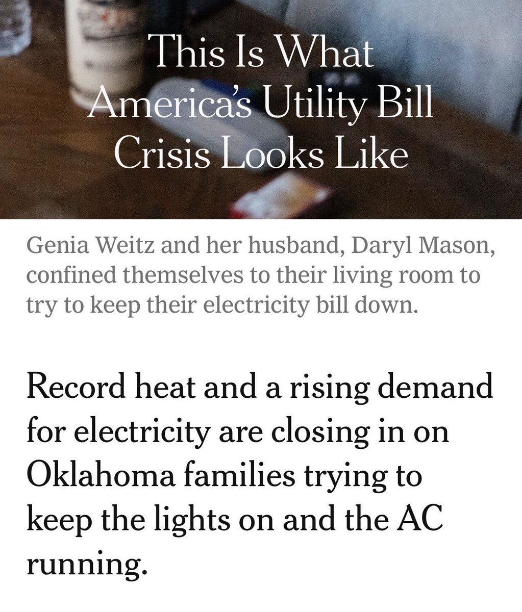 JesseCharlesLee's tweet photo. In 2024 Trump made what he called a “deal” with oil &amp; gas billionaires at Mar-a-Lago, where they would raise $1 billion for him, and he would kill off their clean energy competition and let them do whatever they want. Two years later, we have the results: https://t.co/0stxDeEV0n