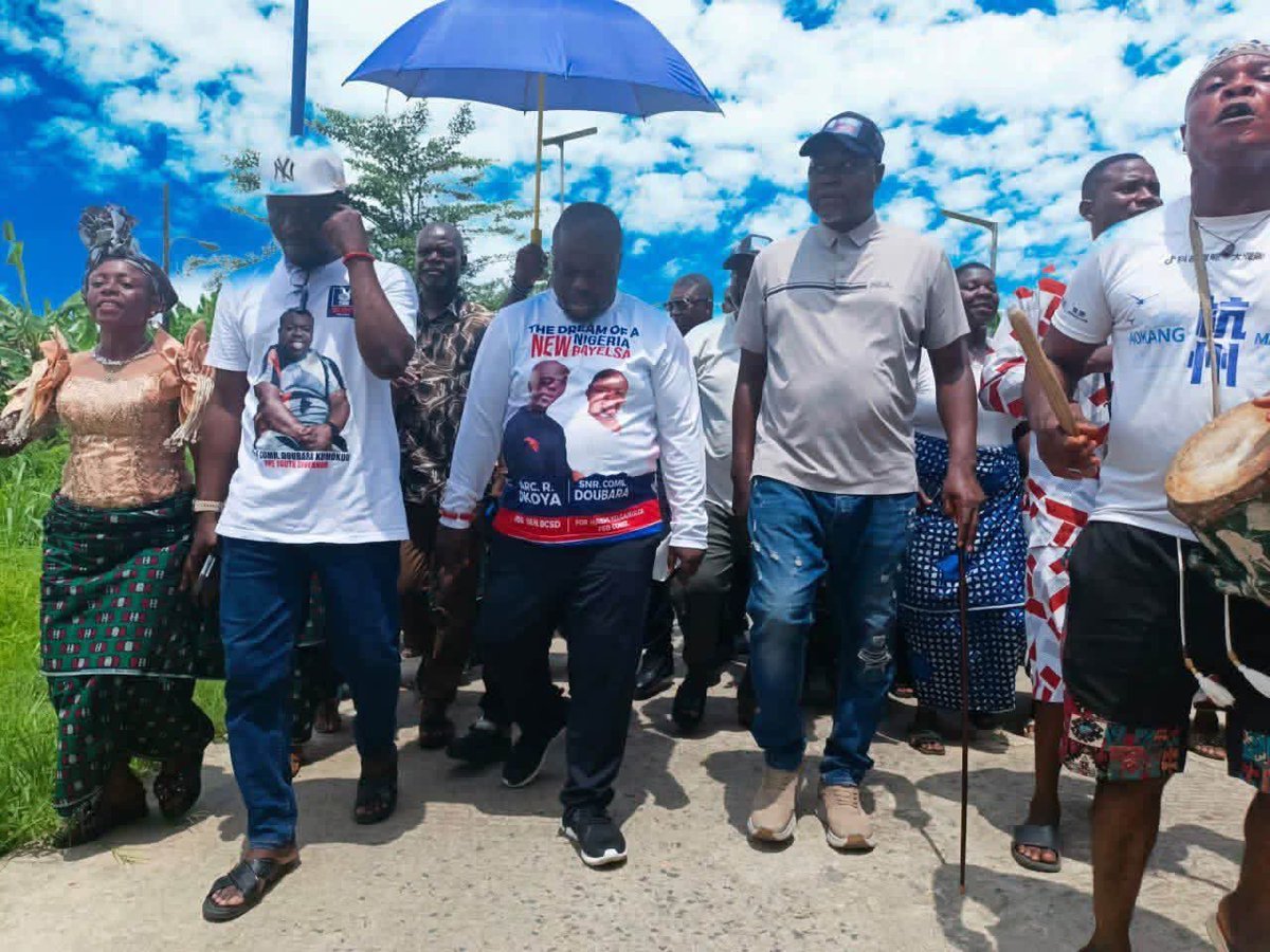 MuchTalksBlog1's tweet photo. The Nigeria Democratic Congress  NDC House of Representative candidate for the YELGA/KOLGA Federal Constituency seat, Bayelsa state. High Chief Doubara Kumokou arrive Akaibiri community as part of ongoing community to community consultative visit ahead of the forthcoming election https://t.co/K2N0XquOLa
