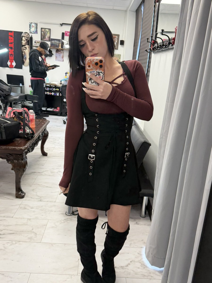 ChloeeMaehem's tweet photo. Guess who’s getting some ink therapy on Wednesday 🥰🥰🥰 https://t.co/QFubkrHbwG