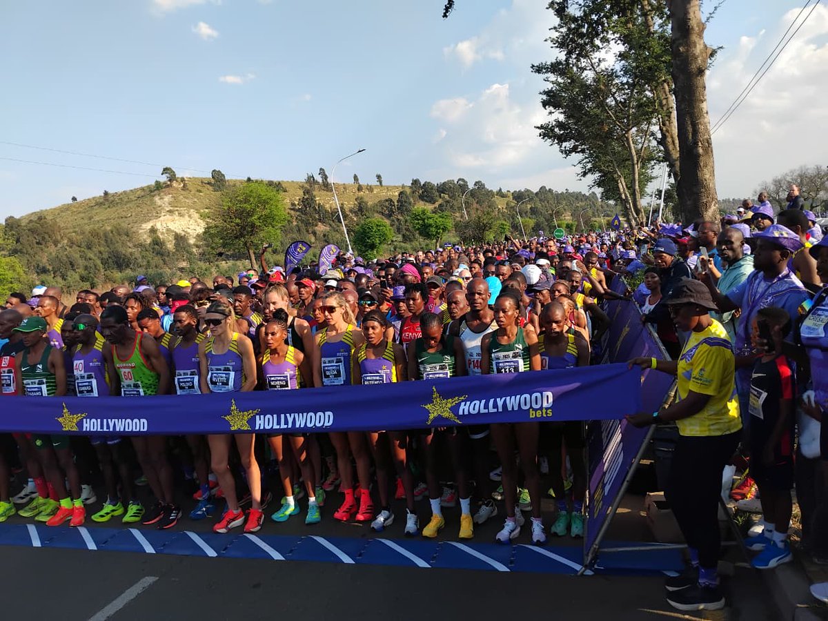 FinishTime2's tweet photo. Joburg turned purple yesterday for the Hollywoodbets Joburg 10km, and with a race as fabulous as this, it comes as no surprise that the event was sold out. Big congrats to everyone who used their Sunday morning productively to do a 10km or a 5km. https://t.co/wQLlUV3CYM
