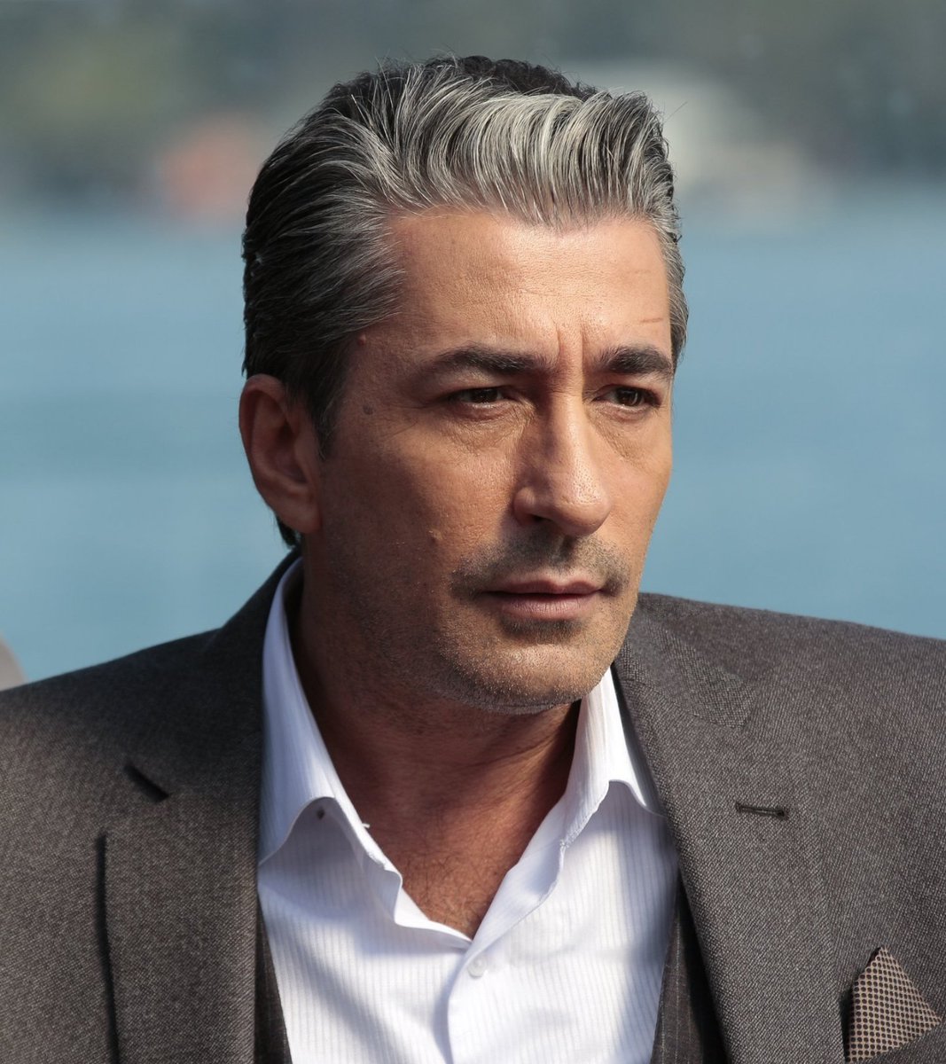 bosunatiklama's tweet photo. Soru: Alex mi Hagi mi?

Erkan Petekkaya: Hagi. https://t.co/fv6DzAqz3C