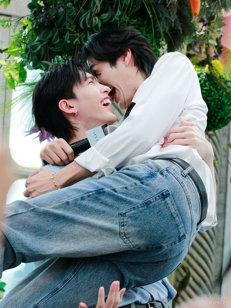 boyslovehub's tweet photo. Aou speaks out for the first time after the end of #AouBoom, apologizing to fans and thanking Boom.

“I’m afraid that all of you will be sad. I can’t stop you from feeling that way. Remember: every one of you is precious. […] To Boom, thank you for walking this journey with me.” https://t.co/5aZXVfRdGv