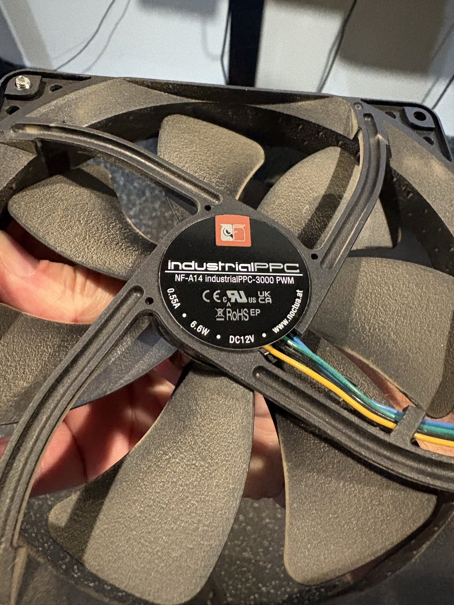 IxTechCrypto's tweet photo. Going with a Halloween 🎃theme on the rebuild of the slim19 and some @ARCTIChannel p14 max. Going to also keep the @Noctua_at 3k 140mm for push pull and have AI design a new case in meantime 🤞 https://t.co/akWWPF9m81
