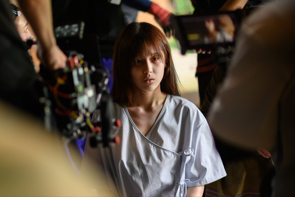 HANNIIECN's tweet photo. ทุกคนดูกันยางงง 👻 ฝ้ายโดนผีเข้าแล้ววว 😱 น่ากลัวมั้ยคับบ 

KHOMKHLANG EP7 
#ข่มขลังตอนที่7 https://t.co/Ky3I9kv2QY