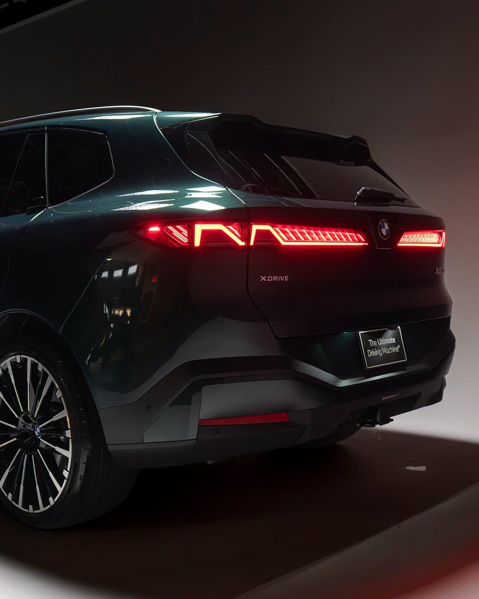 fieldsbmw's tweet photo. THE X5 HAS A NEW WAY TO SAY HELLO.
The 2027 BMW X5, outlined in light. Six Fields BMW stores across FL, IL and NC. 

Learn more: https://t.co/0d2JrSDlLn

#X5 #FieldsBMW #FieldsAuto #BMWSUV #LuxurySUV https://t.co/9P9A1o1y5w
