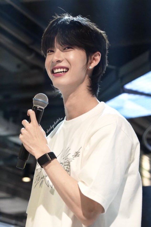 nannienah_'s tweet photo. 👤: สิ่งที่บ่งบอกความเป็นคุณได้ดีที่สุดคืออะไรเห���อ?
🐶: รอยยิ้มของฉันไงล่ะ

ผมเห็นด้วยเลยคับบี๋ 🫳🫳☺️

#WACAY
#WacayGarden
#WACAYxPOOH
#WACAYxEFW26
#ElleFashionWeek2026
#ppoohkt #poohhoopers https://t.co/8WdvYcnkMX