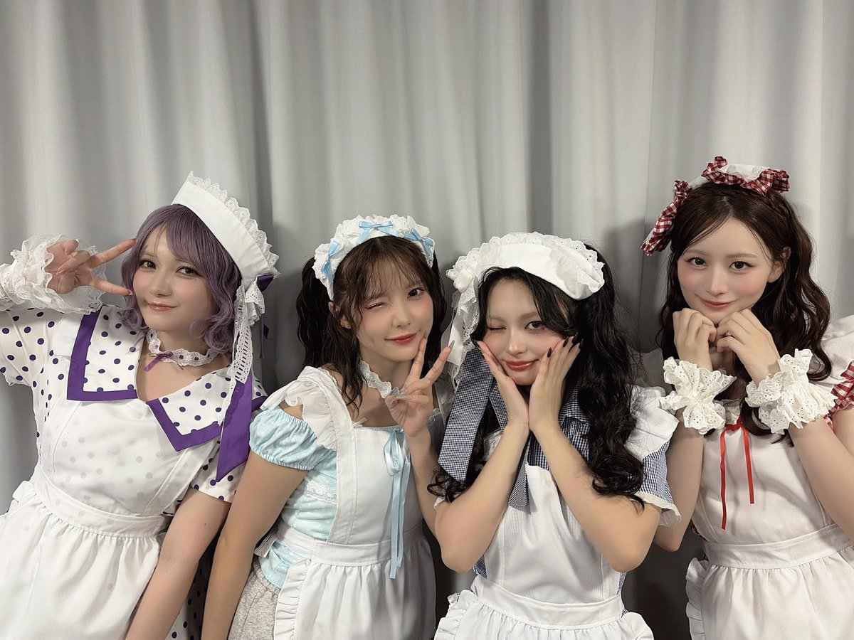 CANDY_TUNE_'s tweet photo. 🪽🎀LARMEオンライン���典会🎀🪽

まもなく配信開始✨🎙️

後半メンバー
🩵福山 💙桐原 ♥️立花 💜宮野

📺配信はこちらから
https://t.co/zCaVIDdgZu

👗配信着用衣��
誌面掲載 ダイナーメイド衣装

#CANDYTUNE #きゃんちゅー https://t.co/2wO0qNruJj