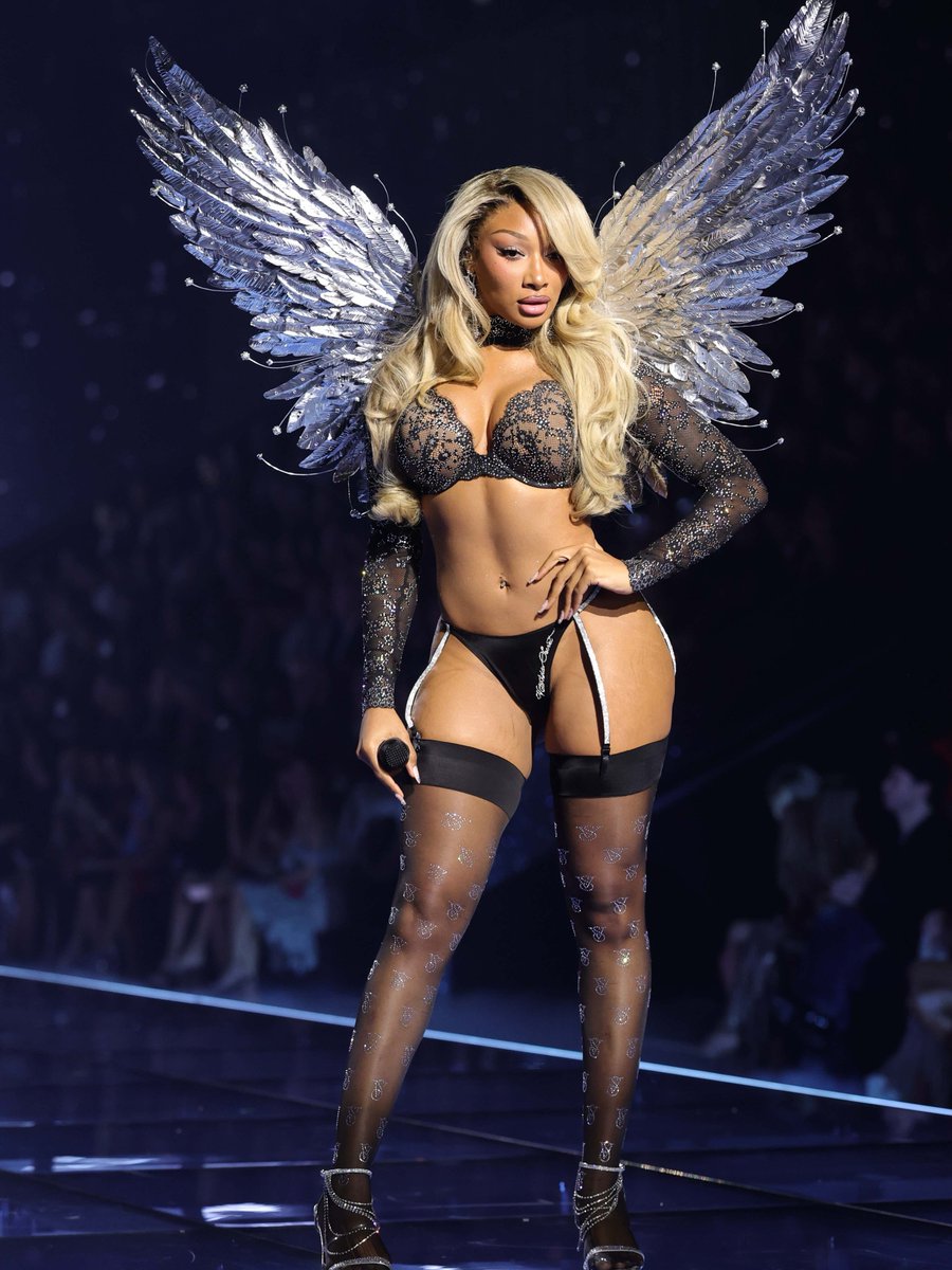 Celebfun3's tweet photo. Megan Thee Stallion at the 2026 Victoria’s Secret Fashion Show https://t.co/dJGAxsKP06