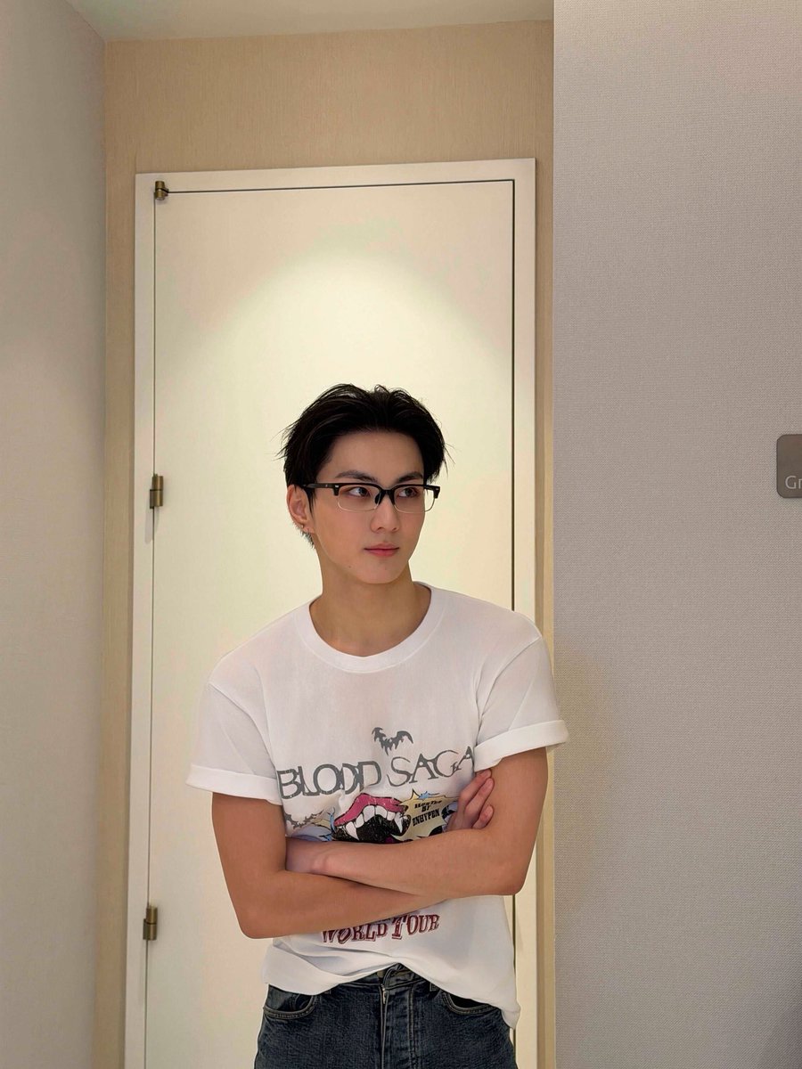 ridetosolarr's tweet photo. 261019 jungwon weverse dm

TEBAK JUNGWON PAKAI HP APA FOTONYA BISA JD SEGANTENG INI???? 😭😭 https://t.co/5vVr4d3aIH