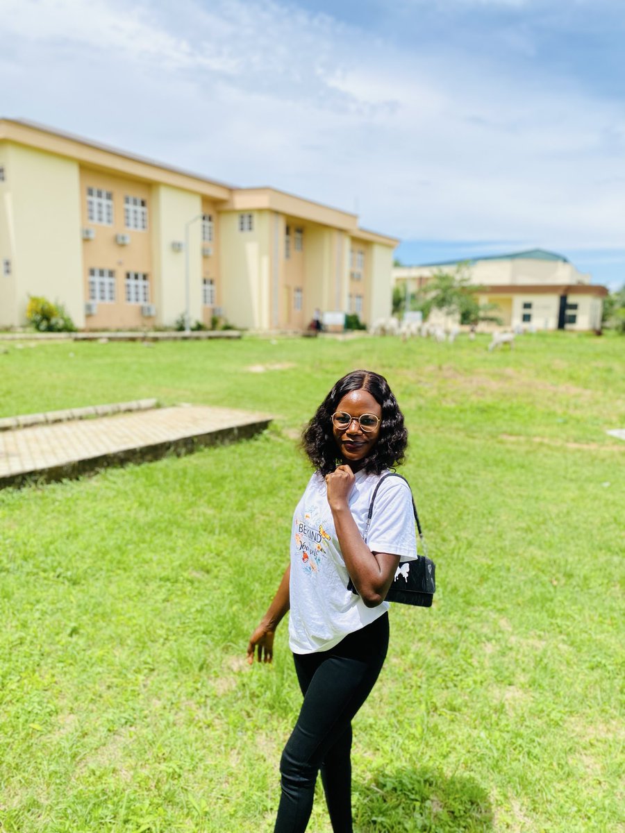 koniejay's tweet photo. Monday😞
Happy new week y’all
Wishing y’all a blissful and fulfilled week ahead 🙏❤️ https://t.co/hdwjpTDx7D