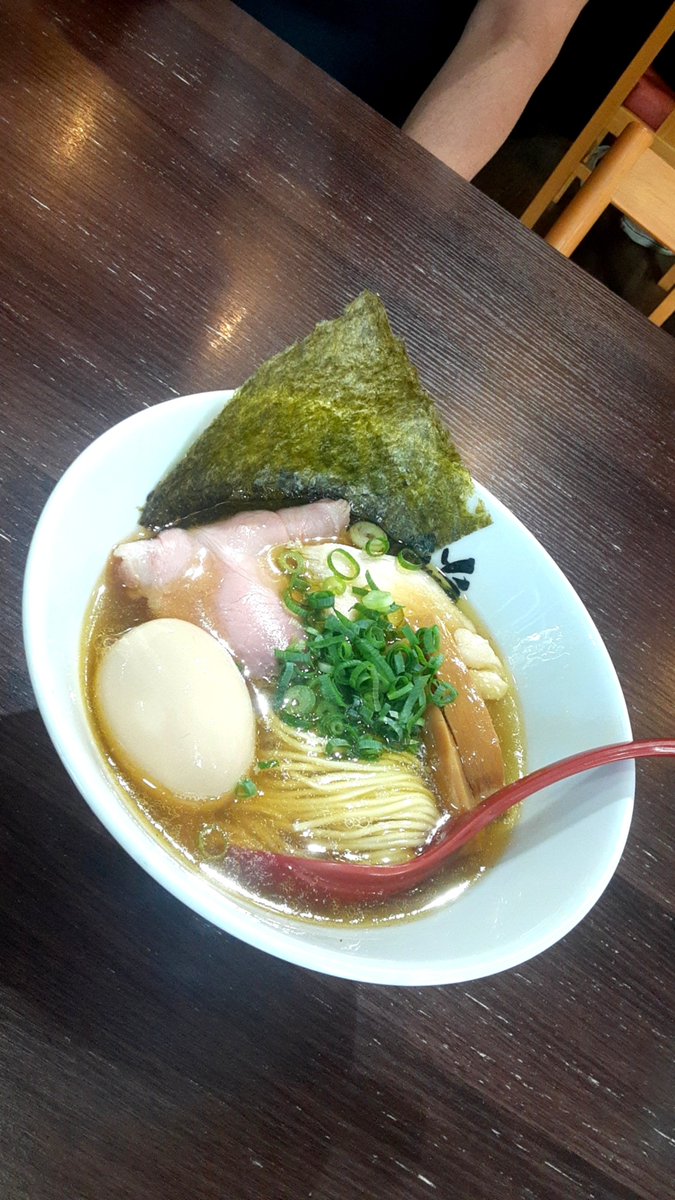LOVEtorakichiya's tweet photo. #らぁ麺すみれ堂

🔸さんま節の中華そば・味玉(塩)
🔸カレー丼

着丼と同時にめっちゃ良い香り‼️
うんまーーーい‼️
節を丁寧に炊き出した上品で奥深いあっさりだけど、それだけではない一杯🍜に仕上がっていて、本当にめちゃめちゃ美味しかったです😍
カレーも相変わらず👏

マスターご馳走様でした🙏 https://t.co/76xSi8Vt9m