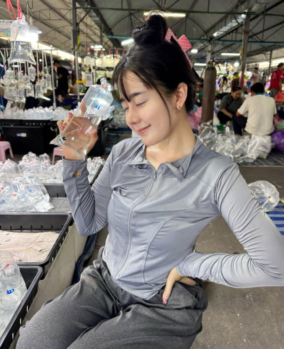 ClaireMalecha's tweet photo. เย๊สฟรีรีม่ค่ะ #บ้านโป่ง https://t.co/QsIXuquVGp