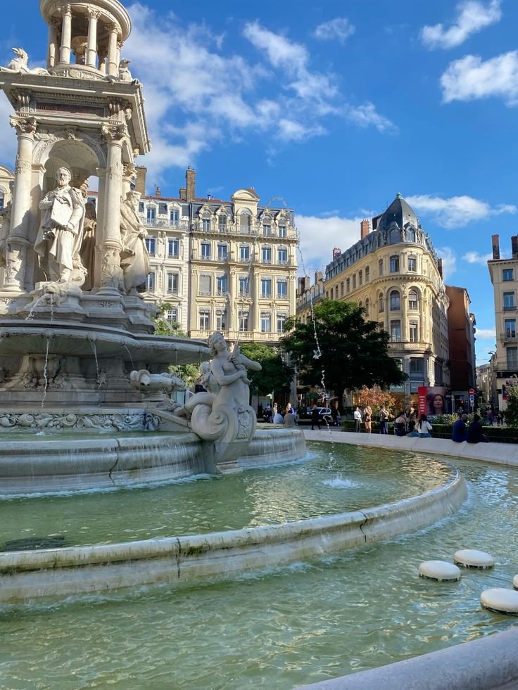 echoesofworld's tweet photo. Lyon, France https://t.co/6CD2N0R6Ih