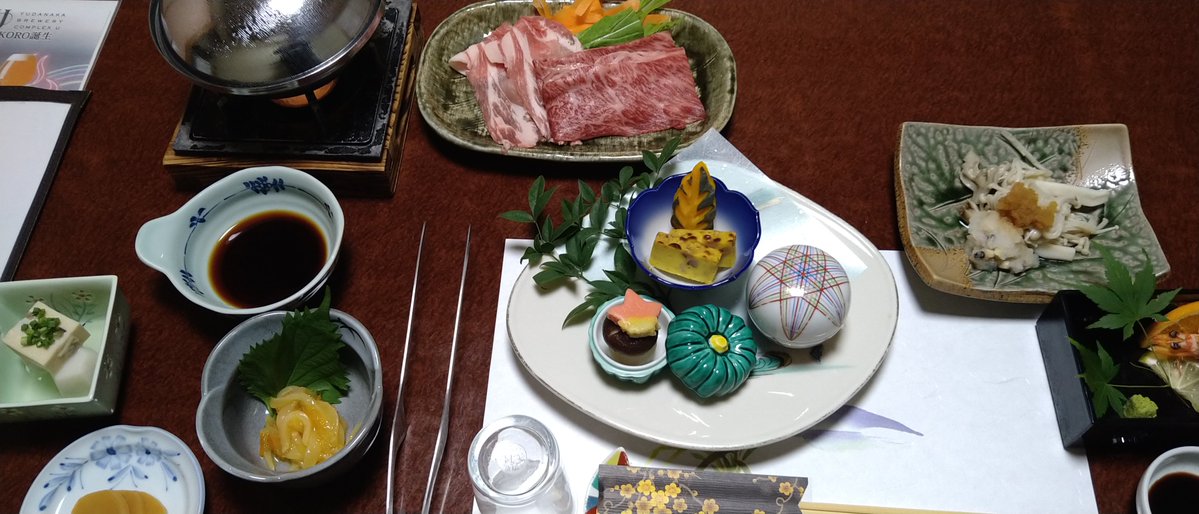 Eleonora765's tweet photo. 福寿草の晩御飯。
肉(ﾟдﾟ)ｳﾏｰ https://t.co/iGCJUc6eUZ
