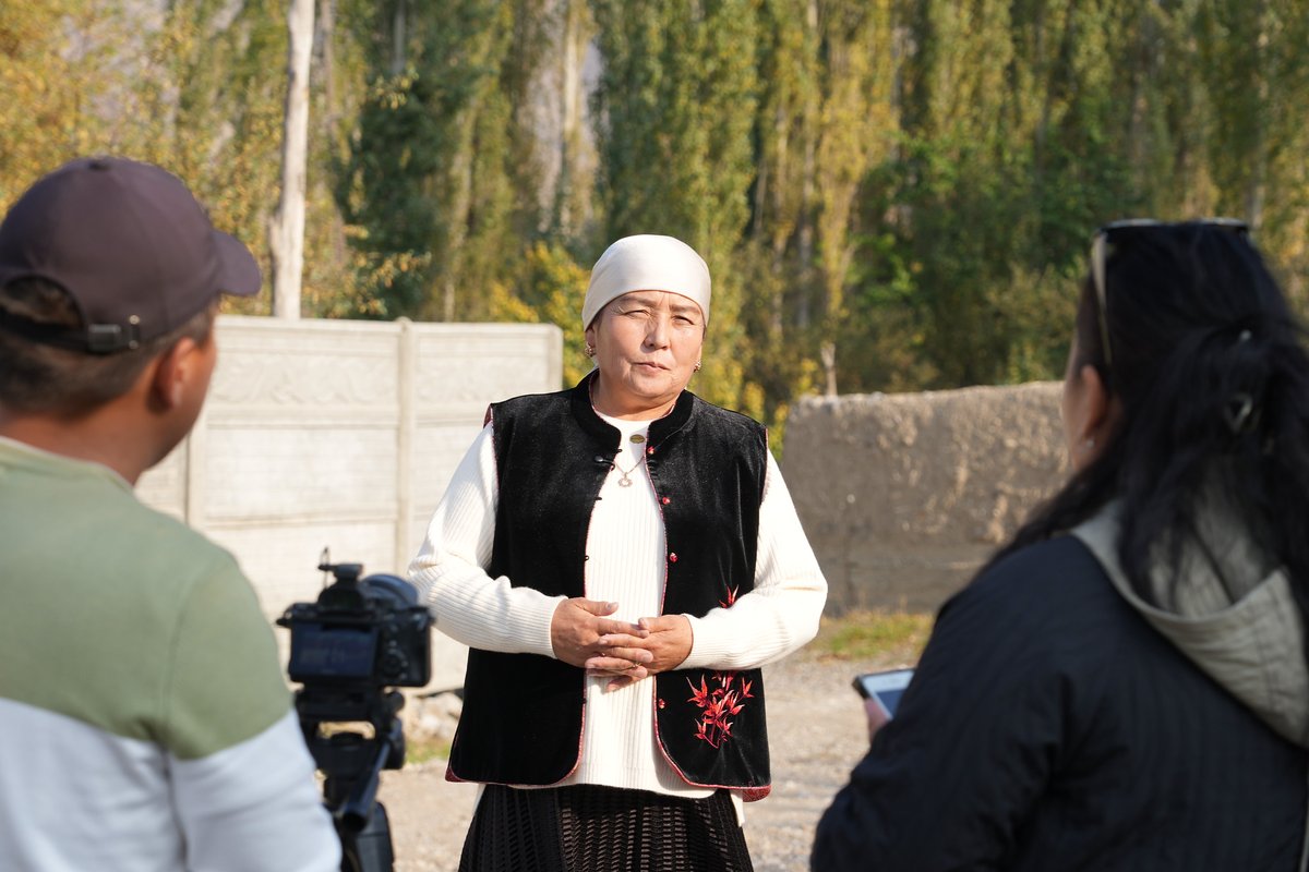 undpkg's tweet photo. In Kyrgyzstan’s Kadamjay District, women are helping communities address water shortages, prevent disputes and build trust with support from UNDP and the UN Peacebuilding Fund 
https://t.co/m9VWb8yOVe https://t.co/mJ4WWasG1j