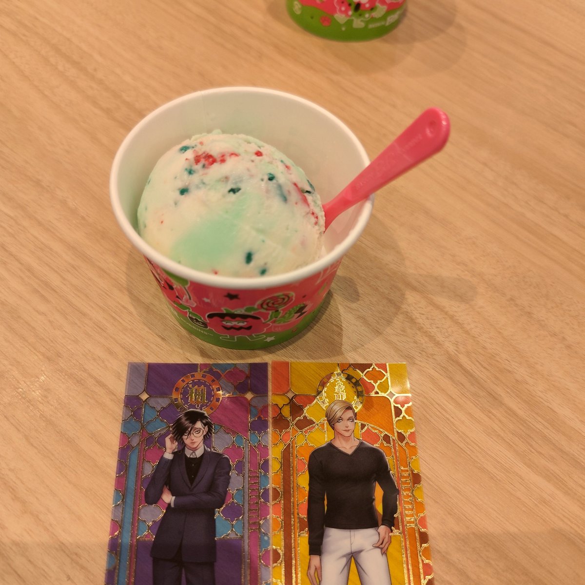 hnwxmas's tweet photo. とりあえずア〇〇食べました🍨 https://t.co/zJVSW4LeAz