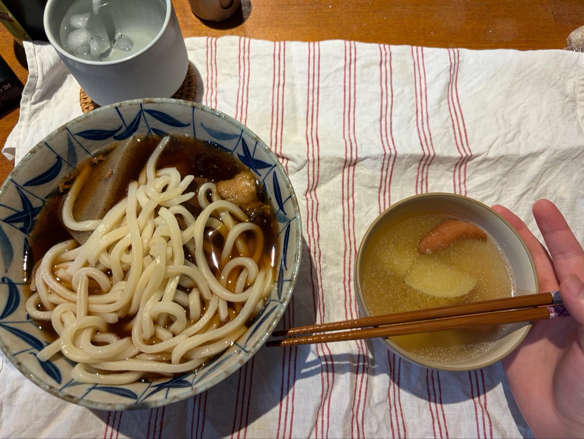 kuromeganePC's tweet photo. ゆーーーーはん
この前買った静岡おでんにうどん入れた https://t.co/bnjjkQSC7g
