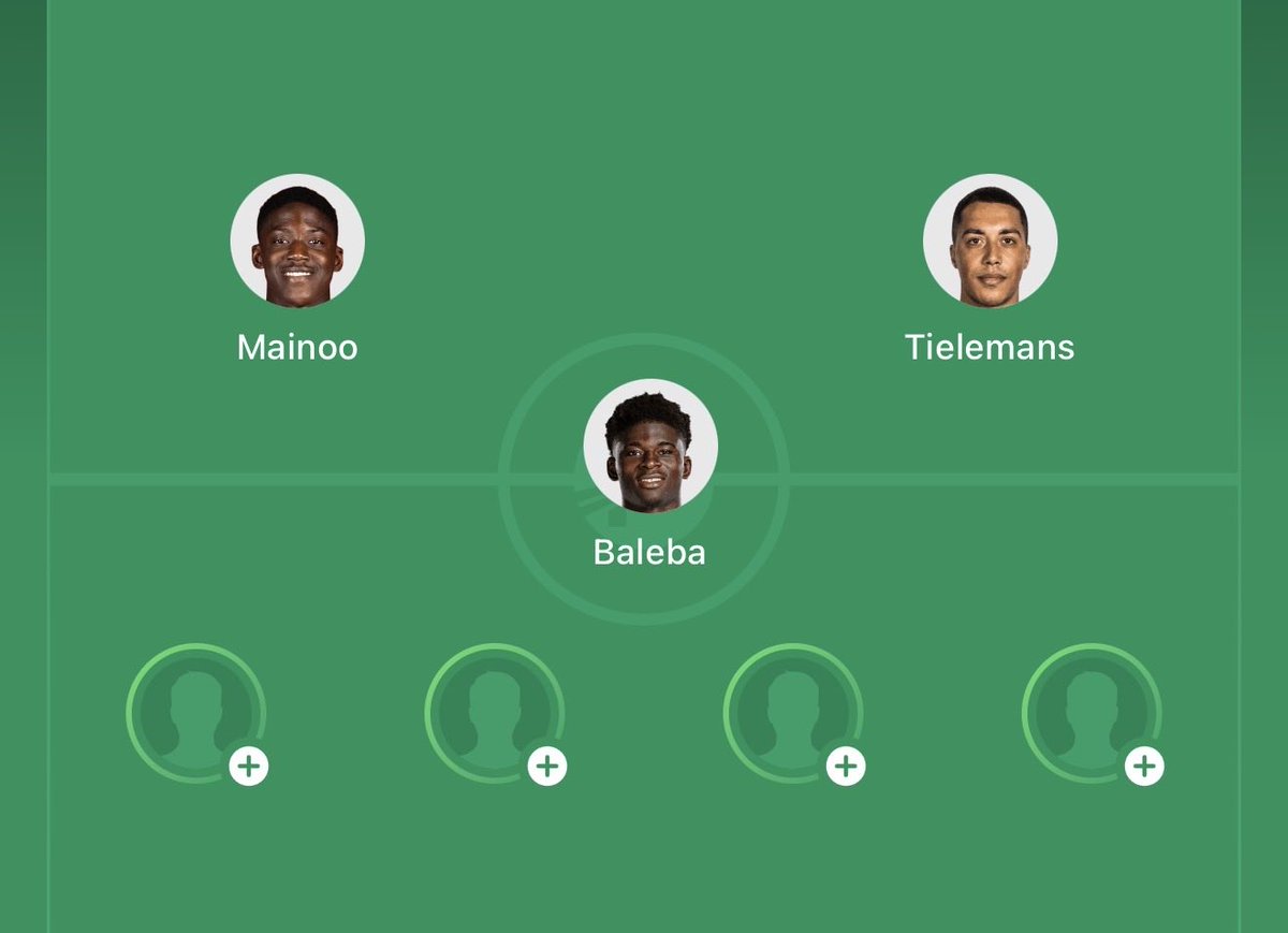 TheUtdArchive's tweet photo. Tielemans has played further up the pitch in the last two games.

In those two games, he has created 10 chances, 4 of which were classified as BIG CHANCES.

Apparently we can’t create without Bruno.

Now add Mainoo into the mix.

A balanced and technically secure midfield.👇🏽 https://t.co/nNaox6is07
