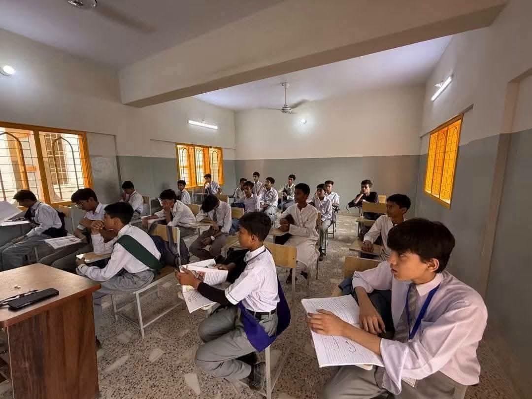 JIwomenKarachi's tweet photo. یہ کراچی گلبرگ ٹاؤن میں موجود ایک سرکاری اسکول ہے جسے جماعت اسلامی کے گلبرگ ٹاؤن چئیرمین  نے کھنڈر سے ایک مثالی اسکول میں تبدیل کردیا ہے

#JI_RebuildingKarachi

Jamaat e Islami 
Hafiz Naeem 
Nine Towns One Mission https://t.co/uiOzudBQXK