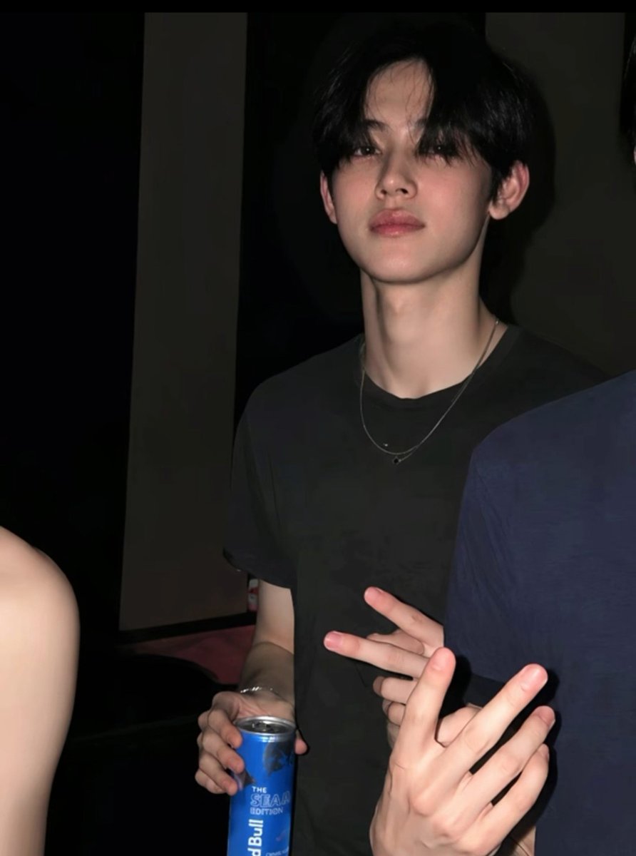 prettyyhyeon's tweet photo. this genre of seonghyeon >> https://t.co/3q2MmoLXCz