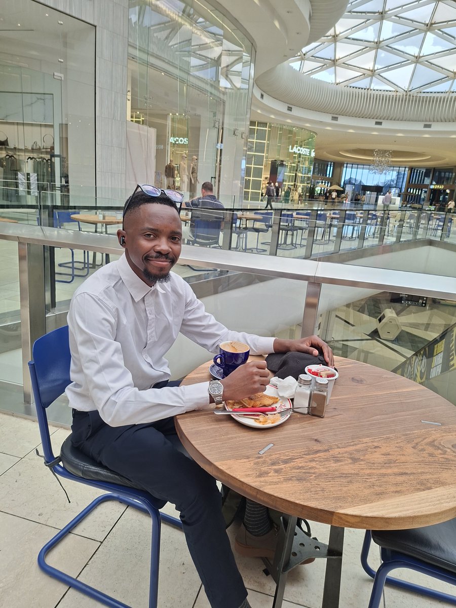 JoramMD's tweet photo. When people like you back, they make an effort to converse with you, call back or randomly check on you. It's so easy for even a dunderhead to notice when a relationship is two sided. If you feel like it's a one sided relationship, it probably is. "Mixed signals" (blueticks) mean they don't like you that much. If you have some decency, respect yourself and forge relationships with other people who are equally happy to keep you around.  

Have a blessed week everyone!