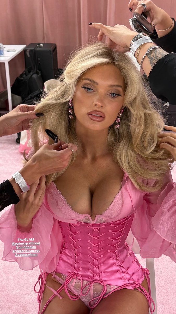 elsahoskbrs's tweet photo. Perfeita! Elsa Hosk via Instagram Stories. https://t.co/kgTXg9QzxS