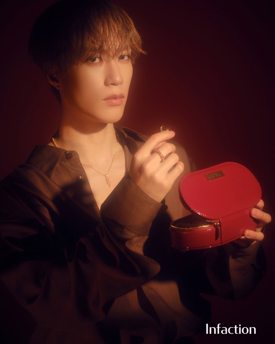 infaction_jp's tweet photo. 藤原樹プロデュースブランド Infactionから新コレクション「Milestone」発売💎
赤と青のストーンが輝くアクセサリーや、待望のアクセサリーケースが登場！

これまで数々のアクセサリーを展開し、藤原樹のこだわりや感性を通して、ブランドならではの世界観を届けてきたInfaction。

誕生日という特別な節目に発表する今回のコレクションでは、これまでのブランドの歩みを大切にしながら、新たな魅力を加えたアイテムを展開します。

ブランドを象徴する「If」モチーフに、深みのあるレッドとブルーのストーンをあしらったネックレスや、クリアを加えた3色から選べるハーフエタニティリングが登場✨

過去のコレクションで展開したアクセサリーとの組み合わせも楽しめるよう、デザインやバランスにもこだわりました。
2026年10月20日（火）12時00分より先行販売開始。

そして、本日より展示会開催！
Infaction Milestoneのアクセサリーの一部をご購入前に実際にご覧いただくことができます。
是非、この機会にご来場ください。

【展示会開催情報】
日程：10月20日(火)～10月23日(金)
場所：MODI 2階
時間：12:00～19:00

※展示商品はサンプルのため、製品版とは仕様が異なる場合がございます。予めご了承ください。
※会場ではご購入いただけません。商品をご購入の際は、ECサイトにてお求めいただけます。
※商品に関するご不明点はInfactionオンラインストア内、コンタクトフォームからお問い合わせください。

【先行販売情報】

🕰️先行販売スケジュール
2026年10月20日（火）12時00分～10月28日（水）23時59分

🎁先行販売限定特典
①ブランドオリジナル“ステッカー”プレゼント！
先行期間内にご購入いただいた方全員に、ブランドオリジナル“ステッカー”をプレゼント。

②抽選で5名様に藤原樹直筆サイン入り“チェキ”をプレゼント！
先行期間内にご購入いただいた方の中から抽選で5名様に藤原樹の直筆サイン入り“チェキ”をプレゼント。

③藤原樹直筆プリントサイン入り“コレクションブック”をプレゼント！
先行期間内に15,000円（税込）以上ご購入いただいた方に藤原樹の直筆プリントメッセージ・サイン入り“コレクションブック”をプレゼント。

④ブランドオリジナル“ポーチ”をプレゼント！
先行期間内に30,000円（税込）以上ご購入いただいた方にブランドオリジナル“ポーチ”をプレゼント

@itsuki__rmpg 
#藤原樹 #infaction
