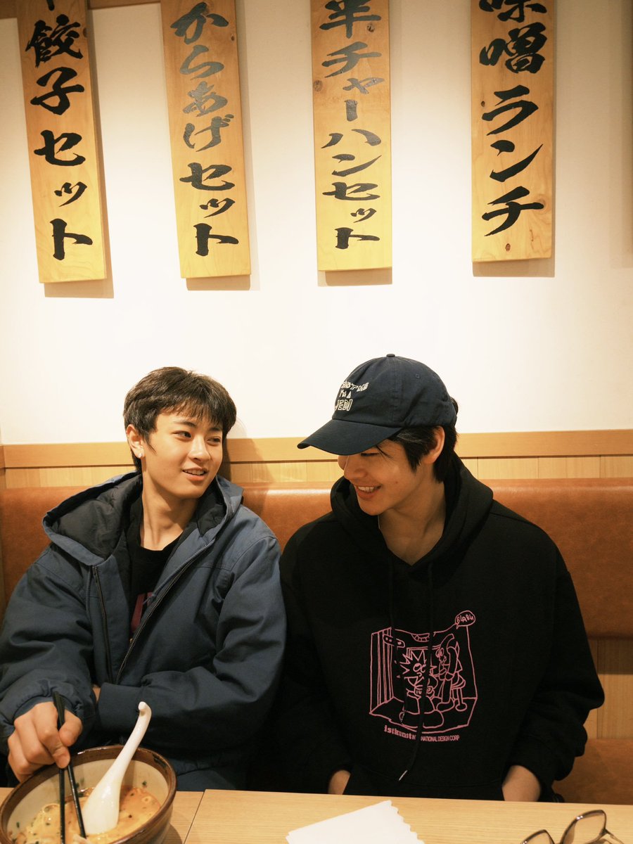 webfoundtheeone's tweet photo. WE ALL SAY THANK YOU JAPAN IN UNISON #theewave https://t.co/DQKmgXsW08