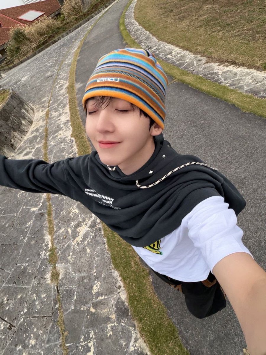 zxnnun's tweet photo. 비니안어울리는게(me)
숨긴다고숨겨지는것도아니고
똥혀니는잘어울리네………….. https://t.co/ro05mqcEej