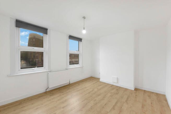 LookProperty's tweet photo. TO LET 🏡

Hackney Road, London 📍

£2,000 pcm 💷

Newly refurbished first floor duplex two bedroom flat situated on Hackney Road. No Lounge.

Available unfurnished, conveniently located for local amenities and Broadway Market, Brick Lane &amp; Shoreditch.

https://t.co/2IA5FwJg2h https://t.co/2VDgBiUcqt