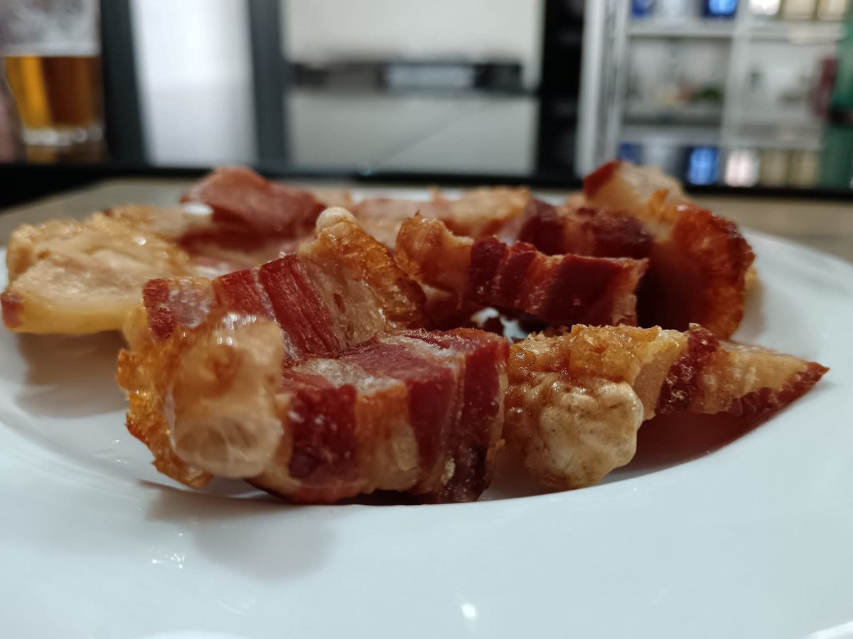 JesusPilar79's tweet photo. Llegó el #lunes #torreznoday a disfrutar de un @TorreznodeSoria con un #Rosado @DOCigales #AlLio @tierradesabor @EMorenoSaez @jantongo @GastronomiaCyL @JuanjoDelgadoes @dmanso73 @Soriaestademoda @sorianitelaimag @PepepotamoVa @miopillo @ParamioConde https://t.co/ATgjoQ1b1k