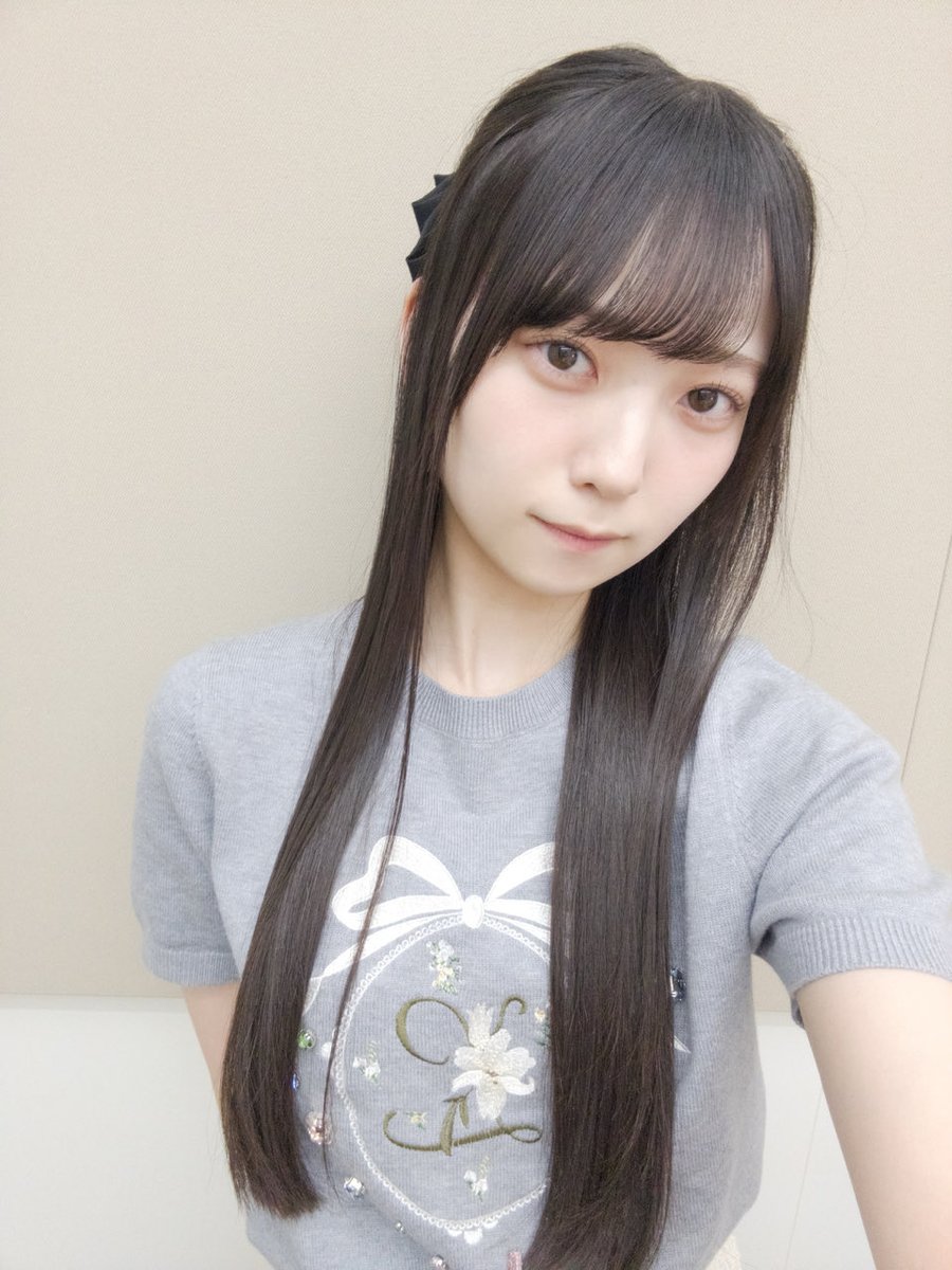 hinatazaka46's tweet photo. 【ブログ更新☀️ 佐藤優羽】きらきらに囲まれたい。
https://t.co/I5GKiClmpV #日向坂46 #佐藤優羽 https://t.co/ZqEhAPCELP