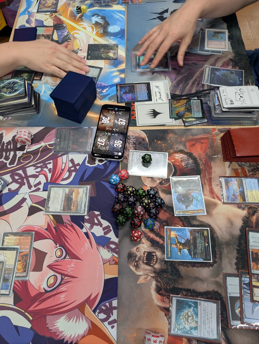 playfirstgames's tweet photo. 本日も平日ですがお店で統率者戦で遊ばれています(平日夕方は卓が大体たちます)
ほぼ毎日コマンダー交流会等のコマンダーイベントを開催、プロモカードを差し上げます
お時間がある方はお越しください!
#MTG #mtgjp #MTGCommander https://t.co/J1AsP4HjRU