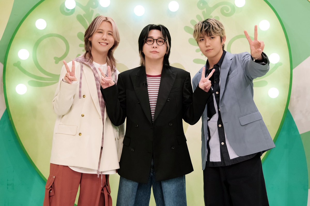 AORINGOHUZIN's tweet photo. お茶の間の皆さん！
宿題は済ませましたか？
お風呂は済ませましたか？
テレビの前に集合です📺
⁡
いよいよこの後、20:55から
TBS系「テレビ×ミセス」が放送となります❎

本日はなんと、緊急生放送でお届けします‼️
リアルタイム限定での副音声付放送もございます🗣️
⁡
先週に引き続き、#いろはの恋は時代をかける チームと【大人しりとり】【ぴったりヘイ！ゲーム】に挑戦！
⁡
【ぴったり60秒おえかき】では画伯若井が大暴れ⚡️
⁡
TVerにてリアルタイム視聴も可能です！
こちらでもぜひご覧ください！
https://t.co/hdqhJPyowg
⁡
▼番組HP
https://t.co/xL7GyZ2JY4
⁡
#MrsGREENAPPLE
#テレビミセス