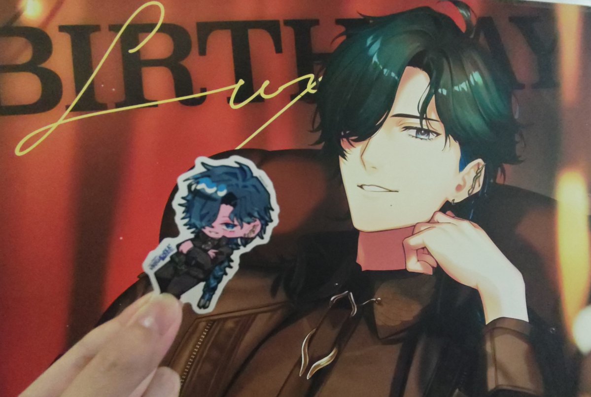 Gorilla_lukilux's tweet photo. 秋葉原仕事終わりに見てきた！！
爆美しいルキルクスが降臨してて
まさに初見のルキルクスって
このイメージ！！！！この色気！！
ってなりました。(意味深)
ほんとにかっこいい。神々しい🙏
そして俺も神々しい←
#ルキルクス5億2歳
#Luuking https://t.co/xTOrYQUecD