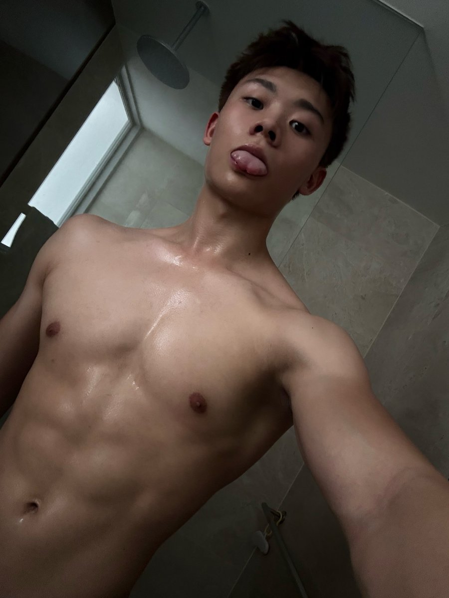 sigmaballer711's tweet photo. More tongue pics 
#mlm 😛 https://t.co/2yS8pC9bDC
