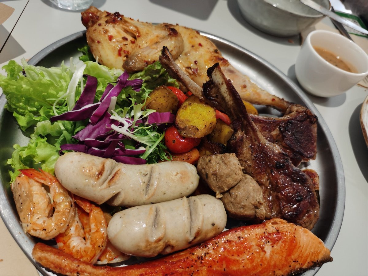 Ireneyoon6595's tweet photo. 今日は餡（あん）、シャウエッセン、ガラガラの啄（ついば）み、母の手料理で幸せ！， https://t.co/p0qRJkek3r